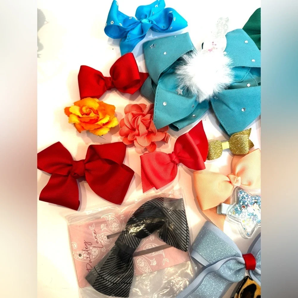 Assorted Variety of 32 Bows and Hair Clips for Little Girls